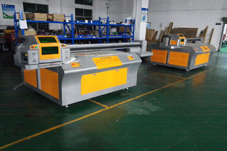 China High Volume Board Piezoelectric Ink-jet UV Flatbed Printing machine supplier