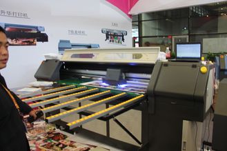 China Outdoor Roll To Roll Printer , Double Lamps LED UV Printer With DX5 / DX7 Epson Printing Heads supplier